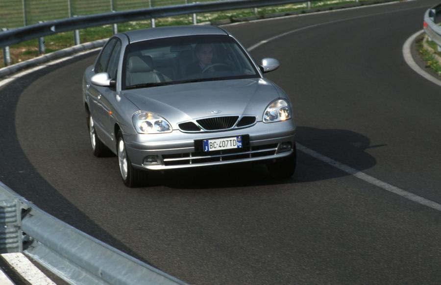  Daewoo Nubira 2003 года  (фото 13 из 19)